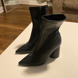 Steve Madden Pointed toe Booties